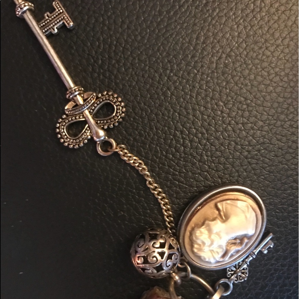 Cameo locket with key trinket